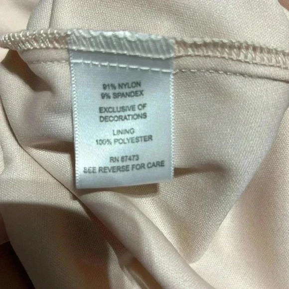 Just Taylor V-neck flutter sleeve lace,Hi/low ruffle,zip back, lined,zipper back - Picture 15 of 16